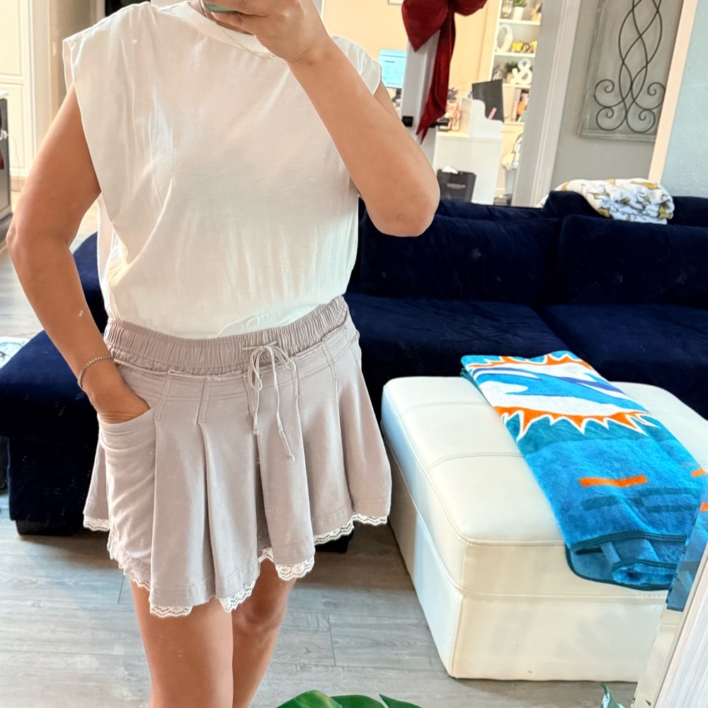 Casual Pleated Drawstring Mini dress- Light lilac and white’s